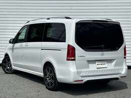 高級ミニバンのニーズにこたえヘッドレストクッション、オットマン、リラクゼーション機能、シートヒーター、シートベンチレーター等付きエクスクルーシブシートを装備した豪華パッケージオプション！