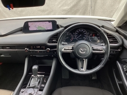 細部まで作り込まれた造形美　毎日でも運転して『人馬一体』を楽しみたくなります。是非、クルマに触れてその質感を味わってください。