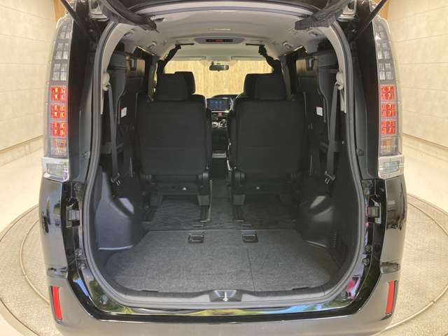 普段のお買い物や通勤、送迎等に十分な荷室スペースを確保しております。大きな荷物の積載も可能です♪