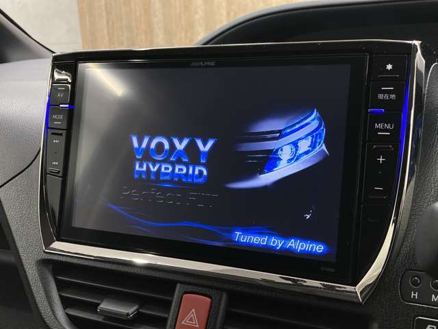 人気のナビを装備しております。ナビの使いやすさはもちろん、オーディオ機能も充実！キャンプや旅行はもちろん、通勤や買い物など普段のドライブも楽しくなるはず♪