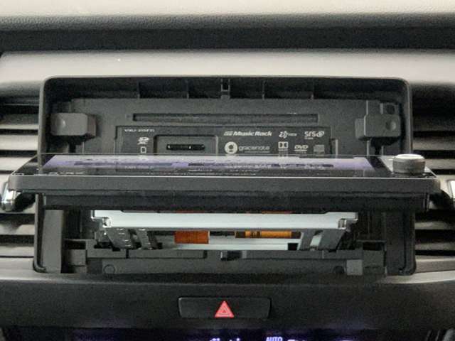 ディスク挿入はこちらから。