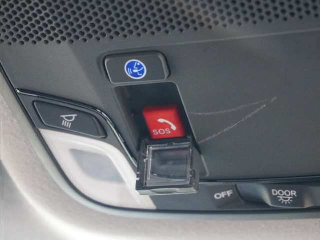 新世代コネクテッド技術「Honda CONNECT」搭載。緊急時にオペレーターのサポートを受けることも可能です。