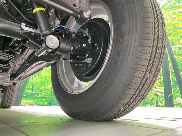 お車を安心してお乗りいただく為には、足回りの定期点検が欠かせません。サービスサポート（有償保証）では無料点検もご提供しており、安心のカーライフをお過ごしいただけるサポート体制が整っています。