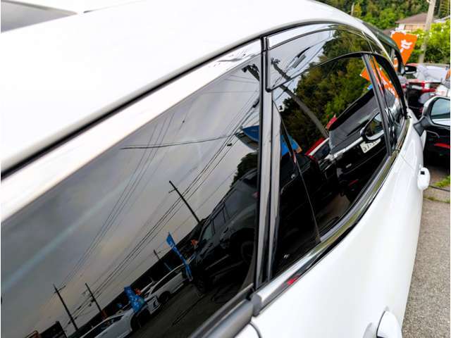 リヤ5面もフィルム施工済みで車内のプライバシー保護です！！