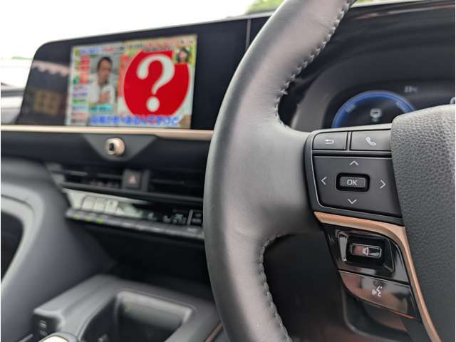 ステアリングスイッチ装備で操作も楽々！！