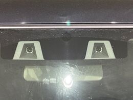 【スズキ　セーフティサポート】走行中に前方の車両等を認識し、衝突しそうな時は警報とブレーキで衝突回避と被害軽減をアシスト。より安全にドライブをお楽しみいただけます。