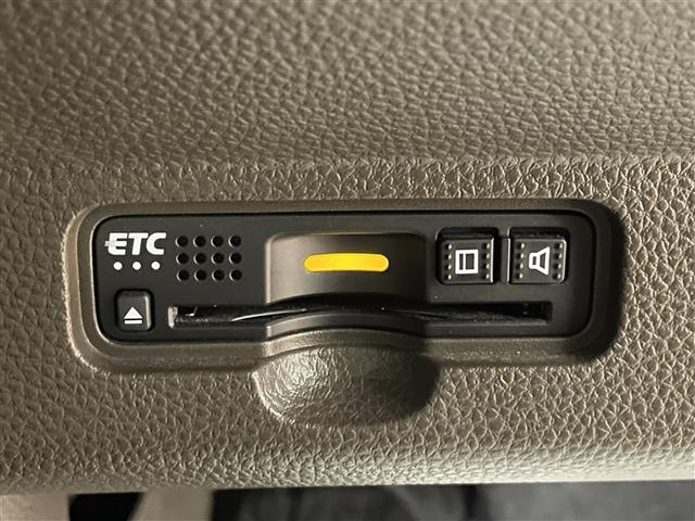 気になる車はすぐにお問い合わせください！画面右側の0066から始まる無料ダイヤルからお問い合わせ下さい！専門スタッフがお車のご質問にお答えいたします！