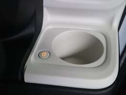 当社の展示車は全車両に”社団法人自動車公正取引協議会”の車両状態説明書を掲示しております。修復歴の有無は勿論、ドア等の外板の交換歴の有無までも表示☆口頭説明では無く書面にてお渡ししております♪