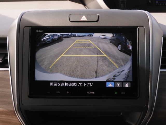 ◆バックカメラ◆リバースにするだけで映ります、後方の安全確認や、狭い駐車場での車庫入れ、雨の日や夜間など視界の悪い時に便利です！安全にバックする為には欠かせない装備です。