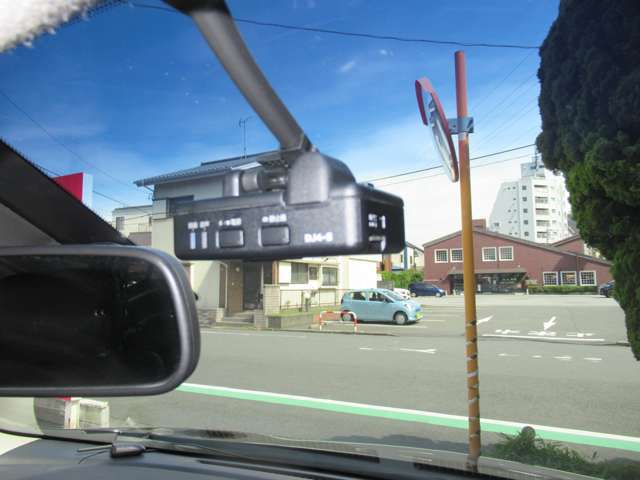 今や必需品♪♪ 『ドライブレコーダー』があなたの身を守ります♪♪ あおり運転が問題になっている昨今です♪♪自身の身を自分で守りましょう♪♪