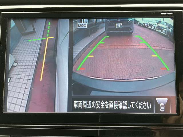 左サイドカメラとフロントカメラ運転席から死角となりやすい車両左前部分や前方部分もバッチリ見えます♪