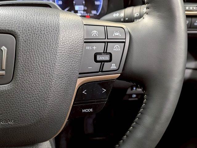 【レーダークルーズコントロール】追従型クルーズコントロールは、レーダーやビデオカメラが前方の車の状況を検知し、状況に合わ