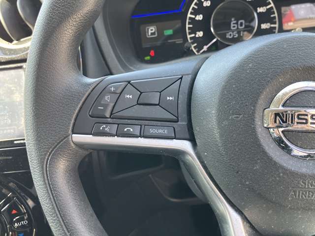 ステアリングスイッチ搭載！ハンドルひとつで手を離さなくても運転中視線をそらさなくても操作が出来て便利です