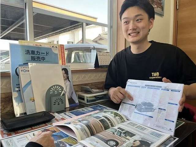 豊富な在庫車両からお客様のライフスタイルに合ったお車をご提案。万が一、展示車両の中からご希望の車両が見つからない場合は、全国のネットワークを駆使して条件に見合ったお車を探し出します。