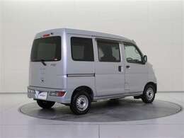 全国トヨタディーラーの中でも数少ない、トヨタ認定検査員が1台ずつ内外装をチェック。