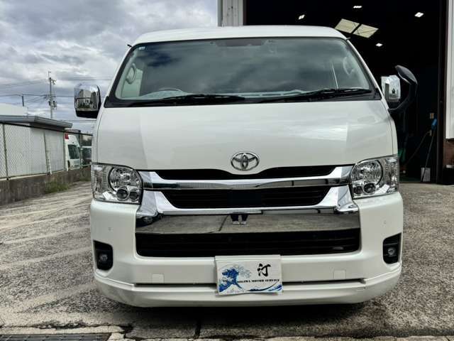 当社自慢のお車です。他にも多数の写真でご紹介しておりますので、まずはご覧になってください。いろんなところをチェックできますよ。