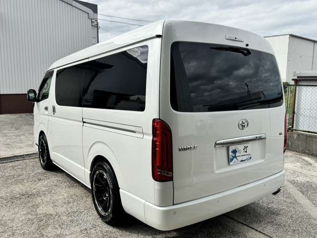 年式相応ですが、納車時にはできる限りキレイに納車させていただきます。どうしても気になるところ等ありましたら、低価格にてお直しいたしますので、何なりとお申し付けください。