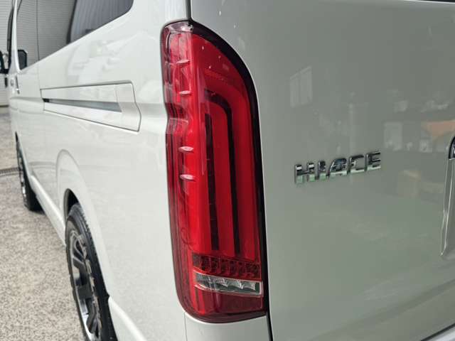 悪天候や夜間の走行も視界良好で安心してお乗りいただけます。