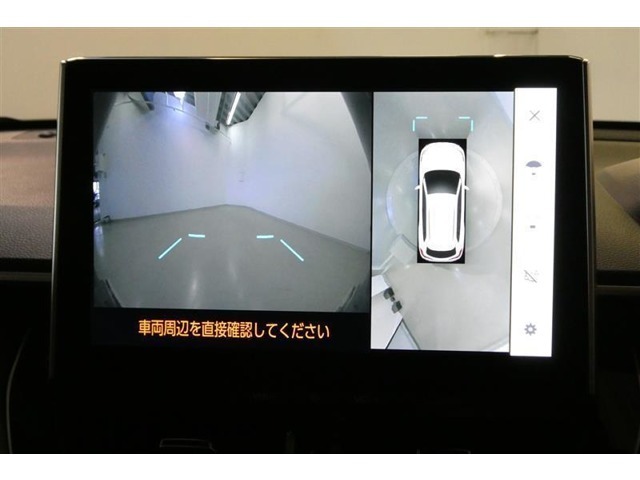 全周囲カメラが付いております。フロントカメラ映像です。