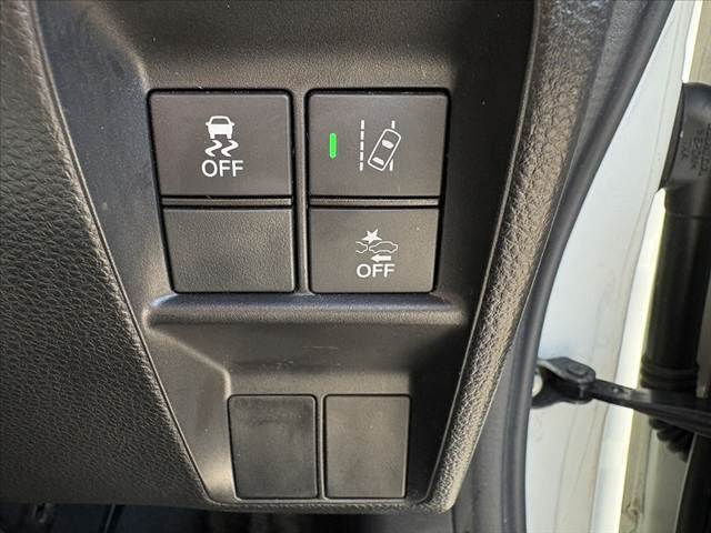 全車両法定整備付きでの総額費用となっております。後々で請求する事はありません。ご安心下さい。