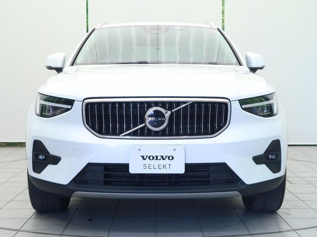 全国のVOLVOからお取り寄せが可能※！遠方の店舗に展示してあるクルマが気になる場合も、最寄りの店舗でご購入ただくことが可能です！是非私たちに要望をお聞かせください！※別途費用