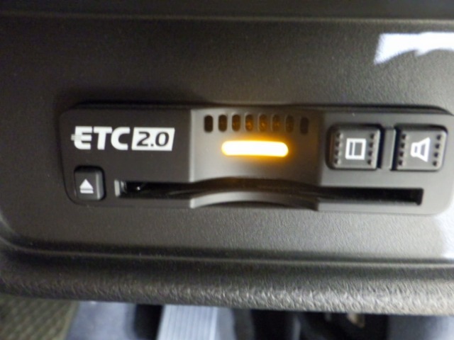 ETC付！高速道路の料金所はキャッシュレスで通過です！サービスエリア等にあるスマートインターの出入りも利用可能でとっても便利☆ご納車後すぐにお使い頂けるようセットアップしてのお渡しとなります。