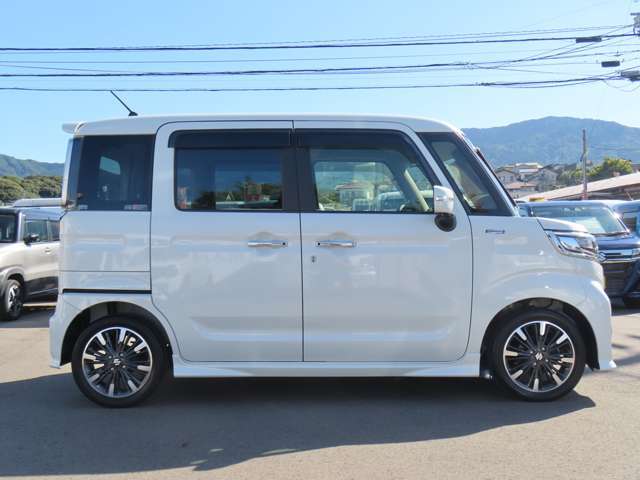 横から見た画像です！車体もコンパクトで小回りが利きますよ！