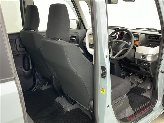 【フロアマット】車内を綺麗に保つのには必須のアイテムです。当店ではフカフカな新品マットも絶賛取り扱い中！ぜひご相談くださいませ。