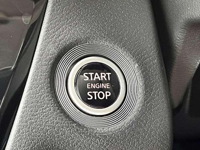 プッシュスタートシステム装備。エンジンスタートは、このボタンを押すだけです。