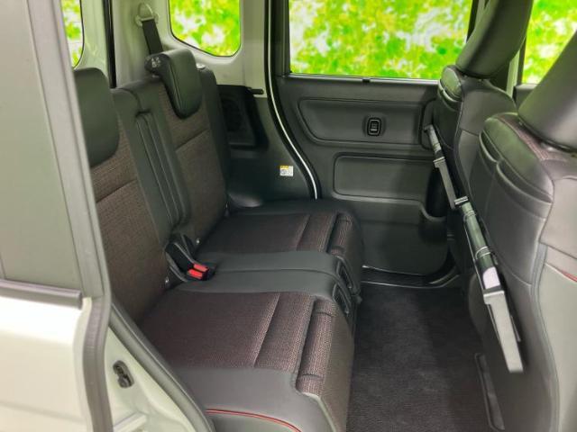 運転席側後部座席