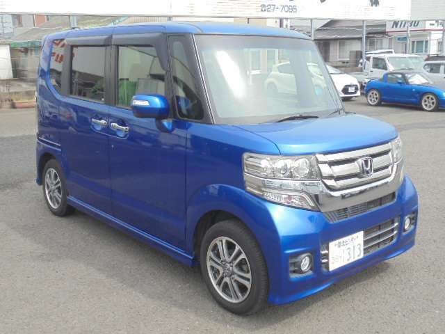 ホンダN-BOXカスタムG-Lパッケージ純正ナビTV+バックモニター付きを入荷しました！！