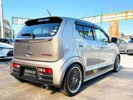 HA36Sアルトワークス右リアからのショット！ローダウンスタイルと社外16インチAWでリアビューもキマっています。