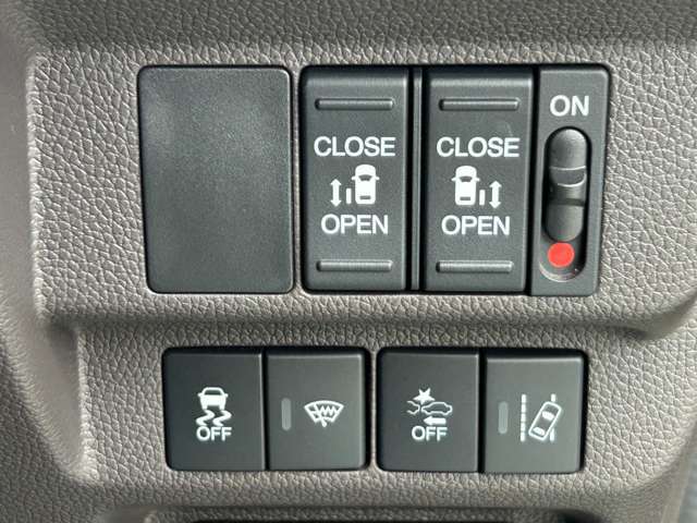 気になる車はすぐにお問い合わせください！右のカーセンサー専用無料ダイヤルから、専門スタッフがお車のご質問にお答えいたします！