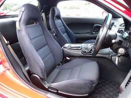 人気のBRIDE製やRECARO製などのスポーツシートもお得な金額にてお取り付け可能です。フルバケットシートからセミバケットシートまで、お気軽に047-492-4000までお問い合わせ下さいませ