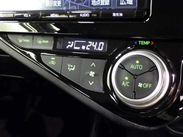 【オートエアコン】お好みの温度に設定して頂くと、車内の温度を自動調整♪快適にクルマの中を過ごして頂けます。