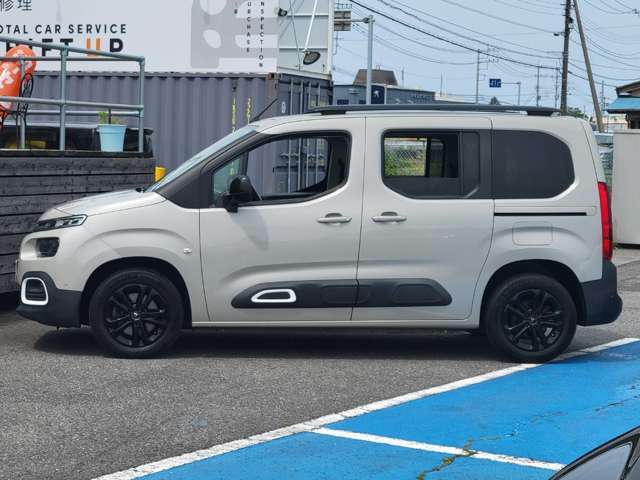 当社はリサイクル事業も行っております。古くなったお車や故障車や事故現状車や不動車などなんでも買取いたします。どんな車両もあきらめずご相談ください。