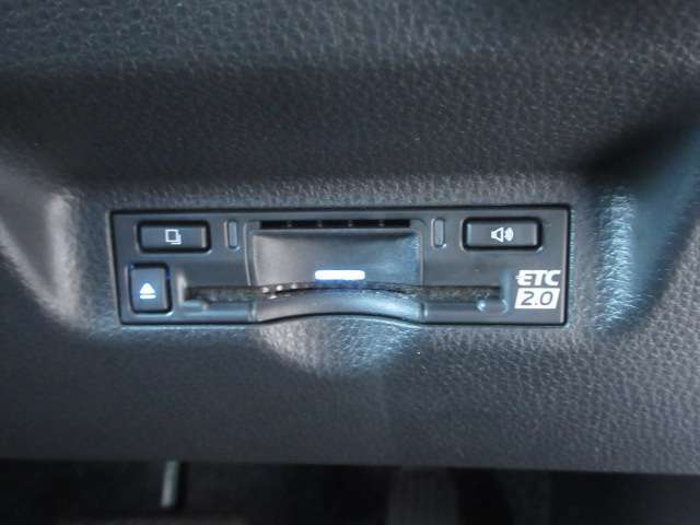 今や定番で必須アイテムのETCももちろん装備！先進タイプの2.0で装備しています！