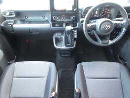 ご納車後も安心なプレミアム保証をご提案いたします。ナビや電装品、エアコンなども含めた600項目の充実した保証内容と安心のロードサービス付帯でサポートいたします。詳細はお尋ねください。