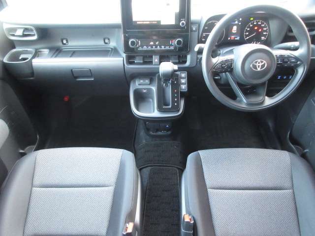 ご納車後も安心なプレミアム保証をご提案いたします。ナビや電装品、エアコンなども含めた600項目の充実した保証内容と安心のロードサービス付帯でサポートいたします。詳細はお尋ねください。