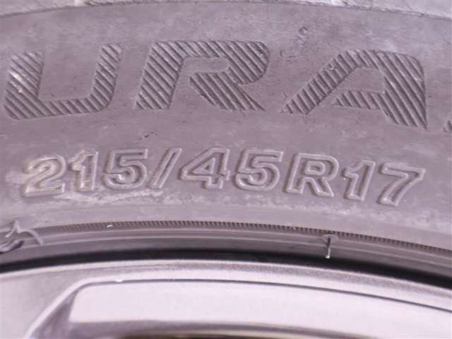 215/45R17　タイヤサイズです。　タイヤのご相談も石川トヨペットカローラにお任せください