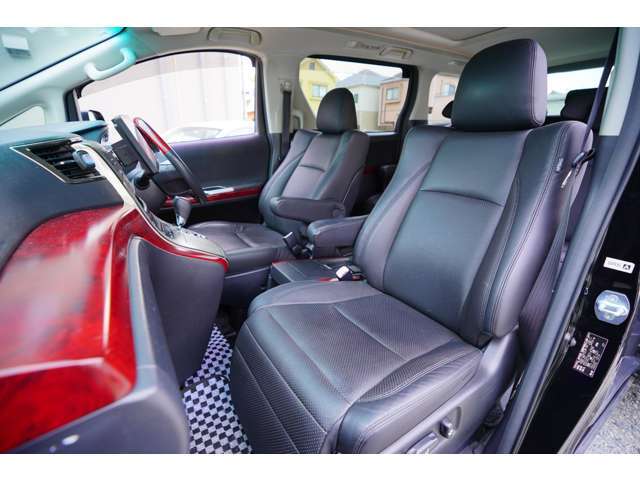 - 車内はどの席も広々と快適に過ごせます -