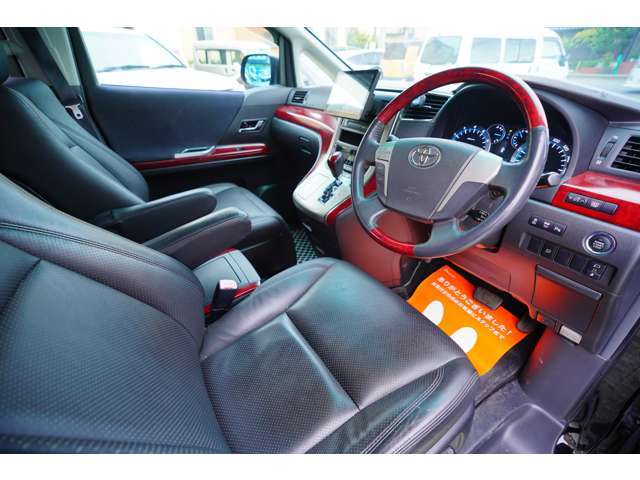 - 座り心地が良く、ゆとりのある運転席です -