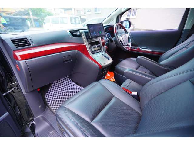 - 車内はどの席も広々と快適に過ごせます -