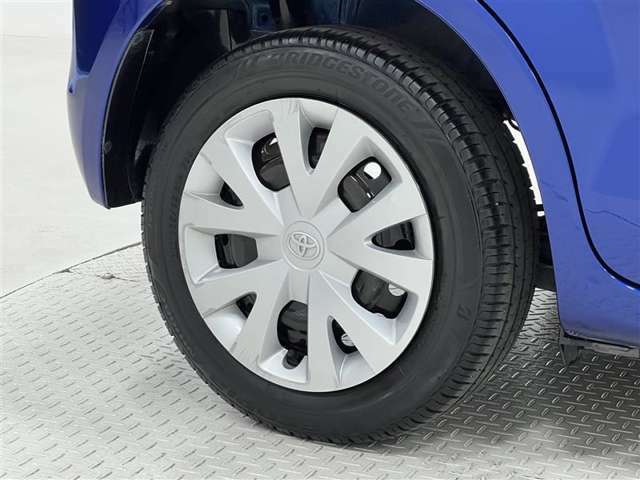 タイヤサイズは165/65R14！残り溝は4ミリ程度です！