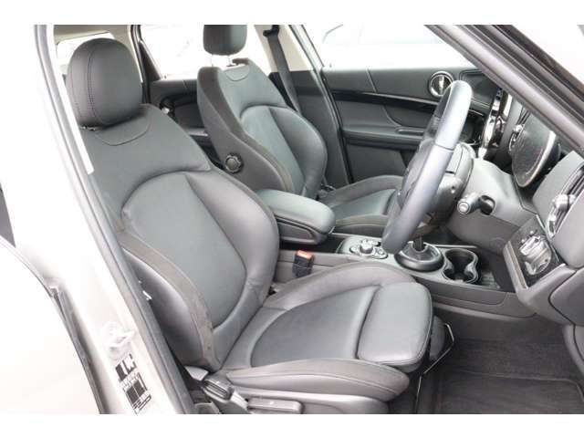 日本全国提携の行政書士事務所がございます。ご遠方のお客様の場合でも車庫証明手続きなど賜ることが可能です。近隣ディーラーでお買い求めいただく場合と差異が無いよう努めさせて頂きます。