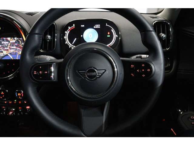 ご納車後は、日本全国のMINI正規ディーラーにて保証整備、一般整備、点検整備、車検整備をお受けいただけますのでご安心下さい。