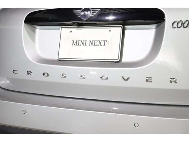 ご案内車両はストックヤードに保管中の場合もございます。ご来店の際は事前にご連絡頂けますとスムーズにご案内可能です。ストックヤード保管中の車両は、ご覧頂くまでに長時間お待たせしてしまう事もございます。