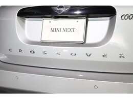 ご案内車両はストックヤードに保管中の場合もございます。ご来店の際は事前にご連絡頂けますとスムーズにご案内可能です。ストックヤード保管中の車両は、ご覧頂くまでに長時間お待たせしてしまう事もございます。