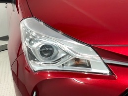LEDヘッドライトは、点灯の瞬間から最大光量を発揮し、突然暗くなるトンネルなどでの安定感を高めます。