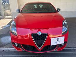 1.8L 直列4気筒DOHC16バブルインタークーラーターボエンジンを搭載したハイパフォーマンスマシンの「ヴェローチェ」